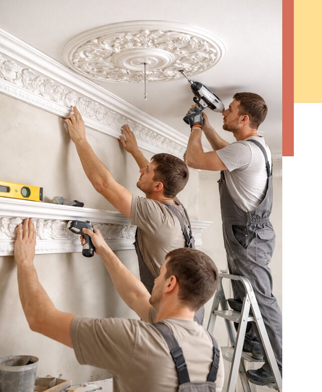 Монтаж лепнины на потолок в Братске от 3265 руб. быстро и недорого | ОТДЕЛОЧНИК-Брт